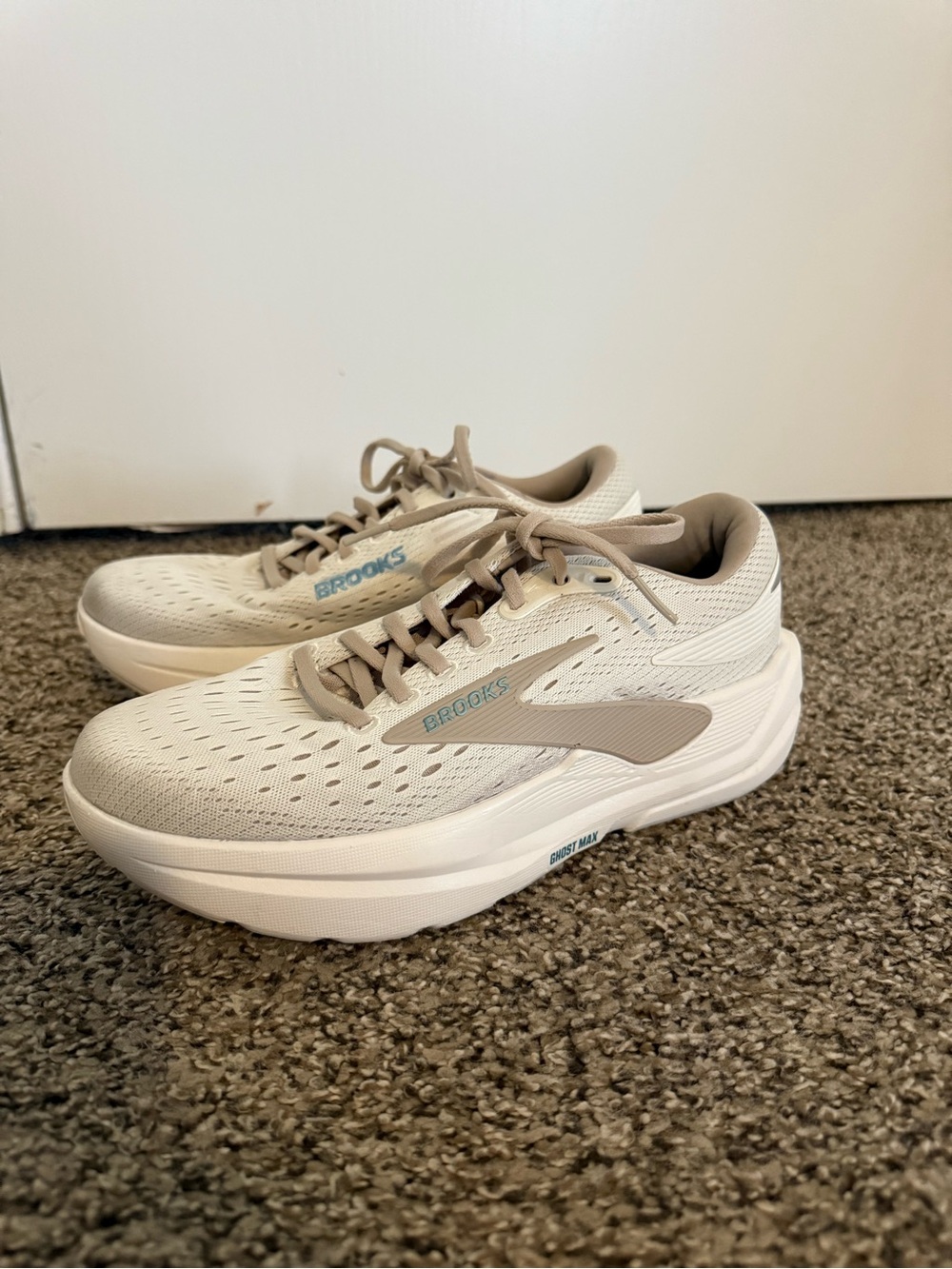 Brooks Women’s ghost max 3 Neutral Running Shoes - Light Beige chateau grey - Picture 4 of 7